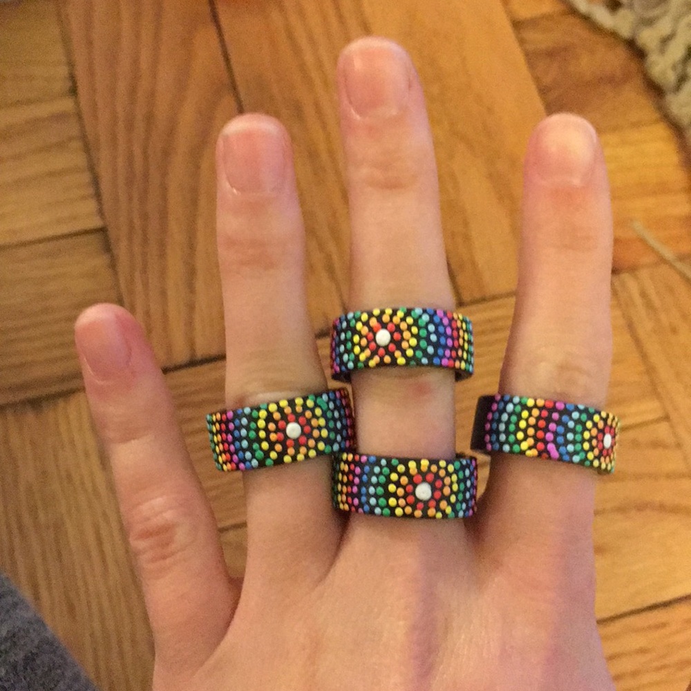Pack of 15 Wooden Rainbow Flower Rings NEW